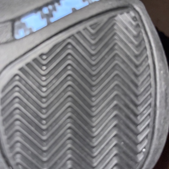 Jordan 12 - Picture 3 of 3